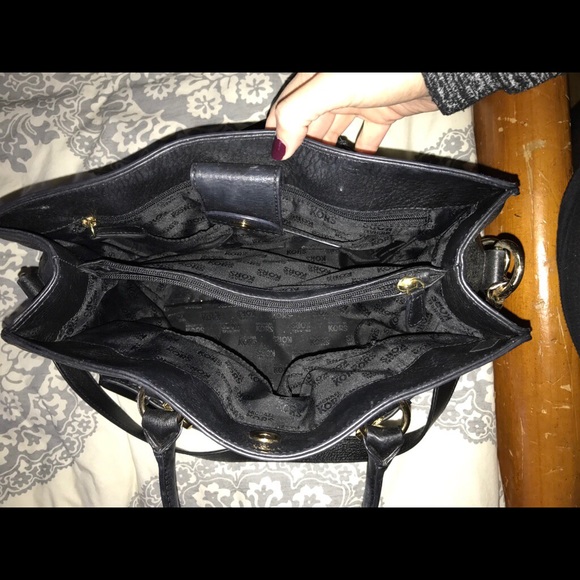 Michael Kors Large Purse - Picture 3 of 8