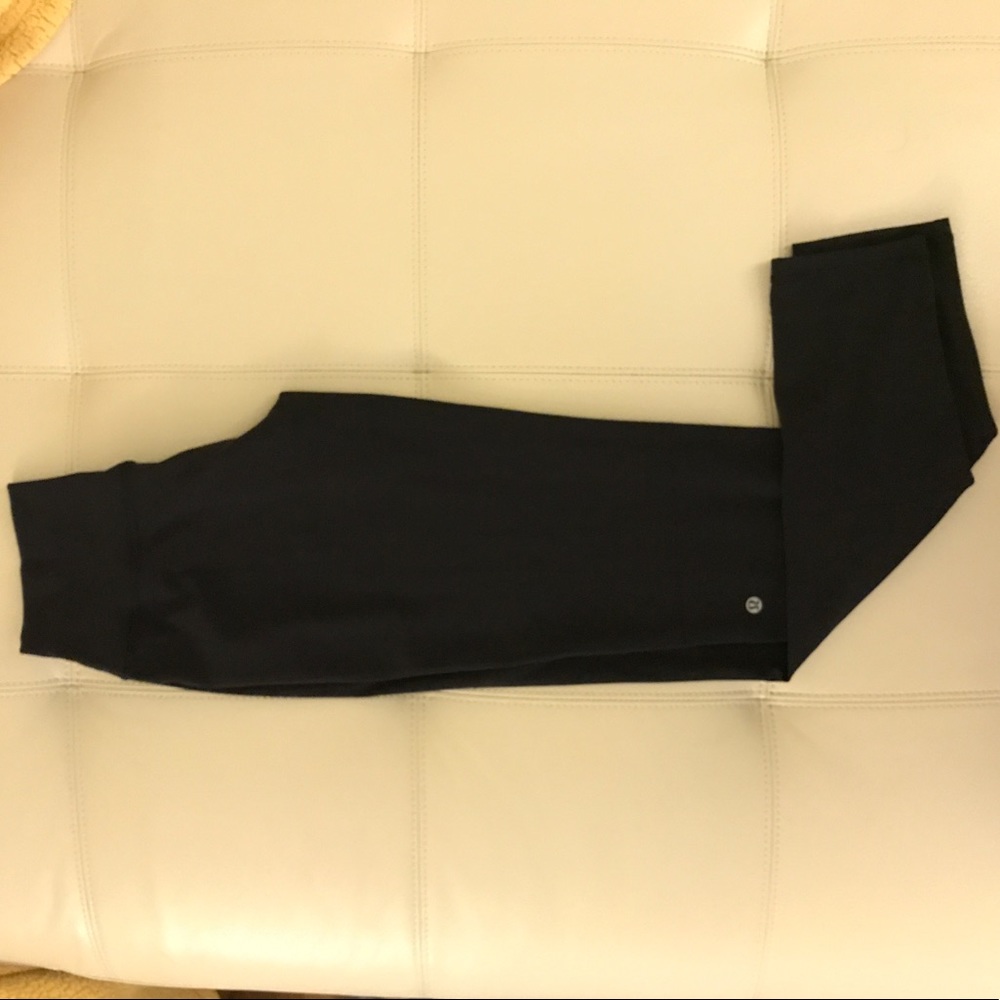 NWOT lululemon size 6 simply bare untight tight!