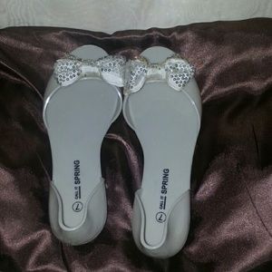 New never worn Size 37 size 7 call it spring shoes