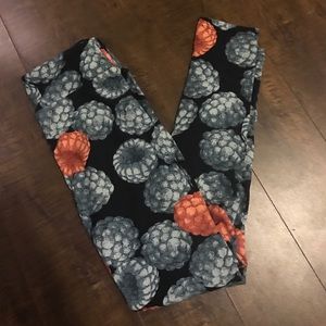 LuLaRoe OS Leggings. Raspberry!! OLD UNICORN.