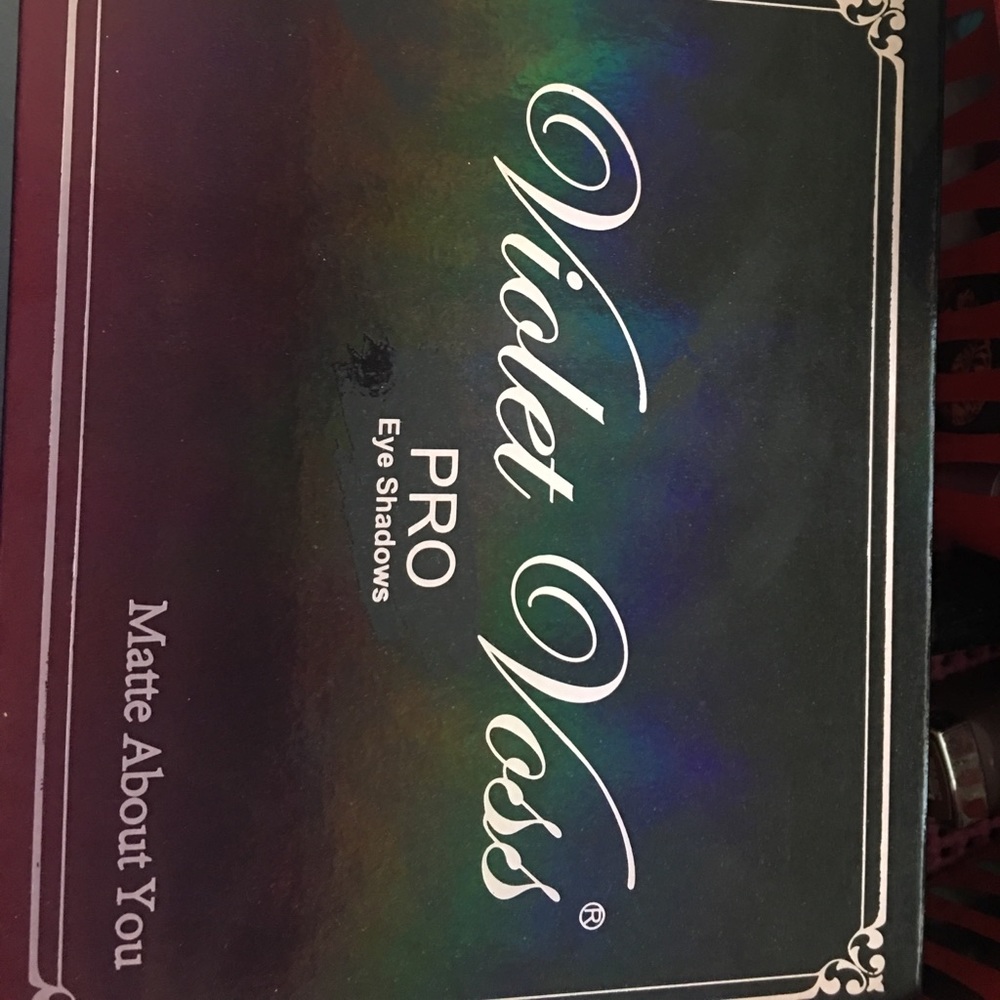 Violet voss matte about you eyeshadow palette