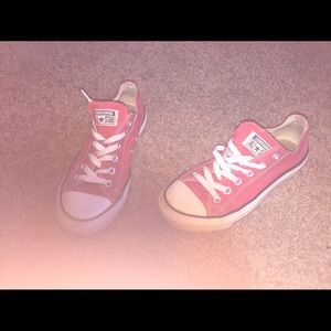 Red Low converse