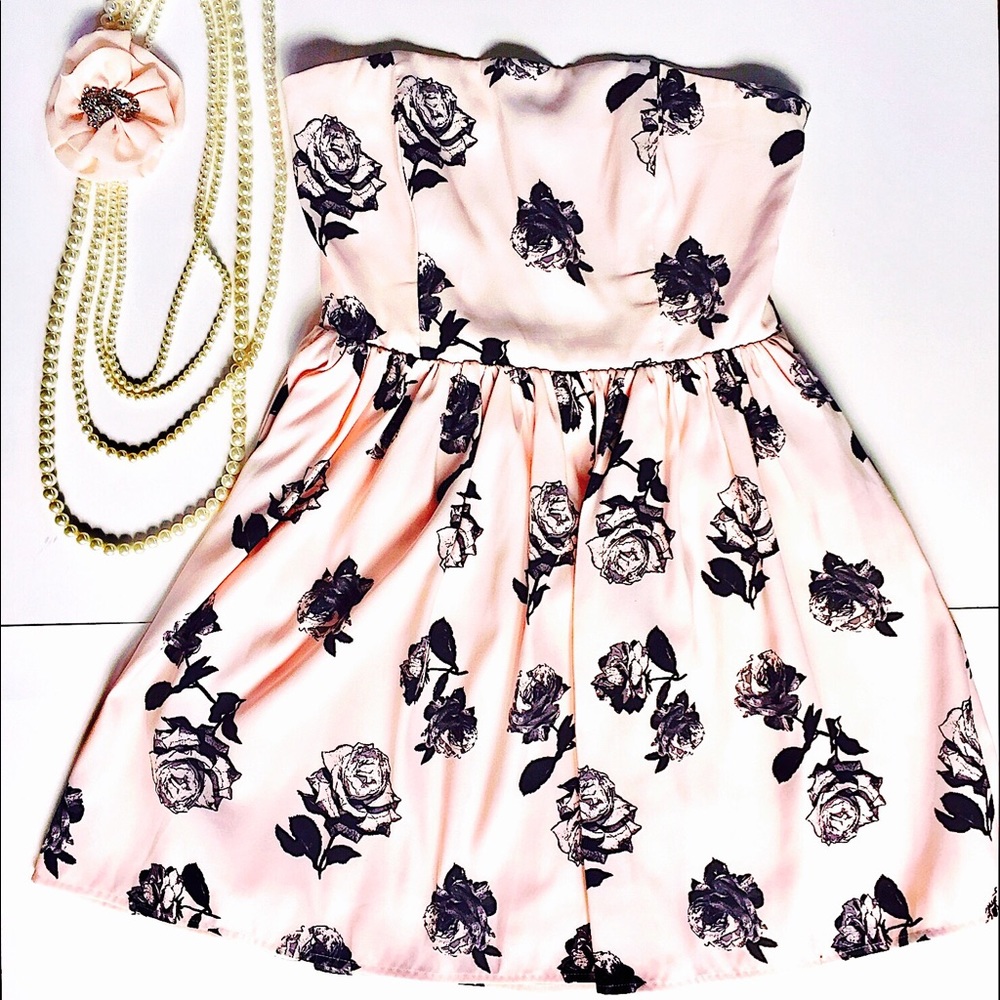 Forever 21 Strapless Flower Dress