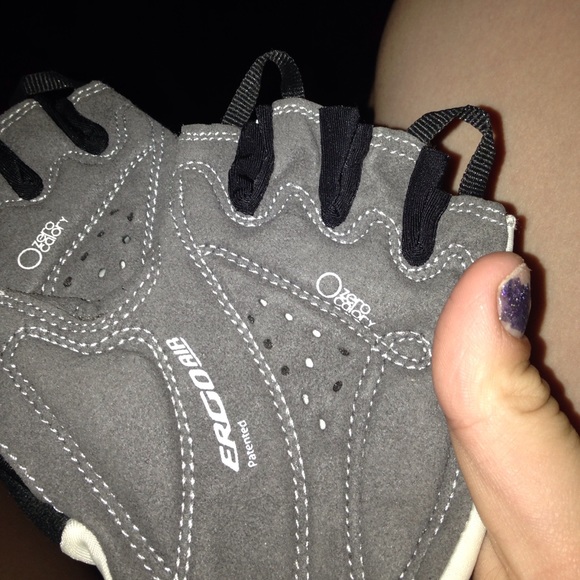 Kids Biking Gloves - Picture 3 of 4