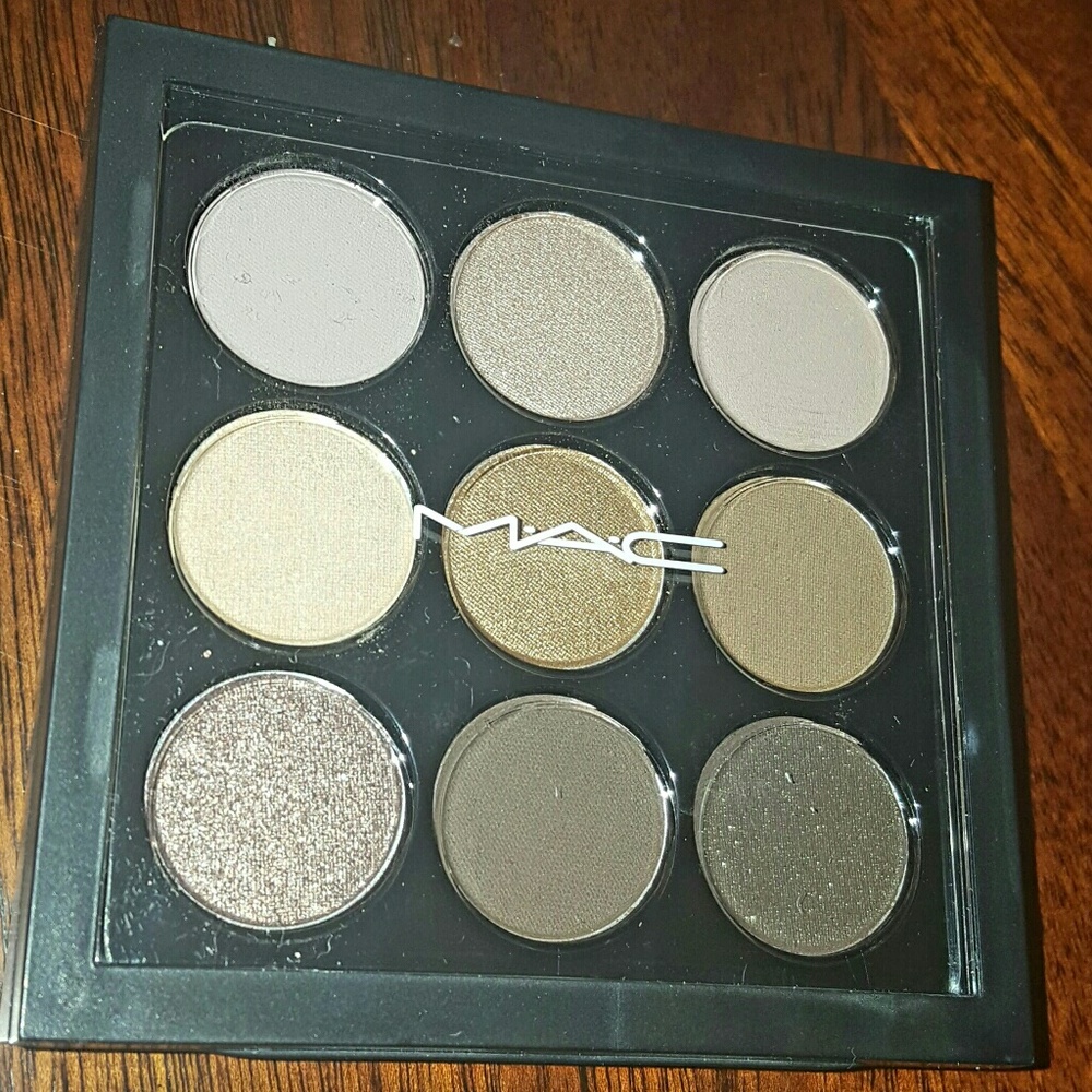 MAC Amber Times nine eyeshadow palette