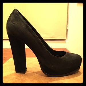 Steve Madden Black Suede Square Toe Platform Heel
