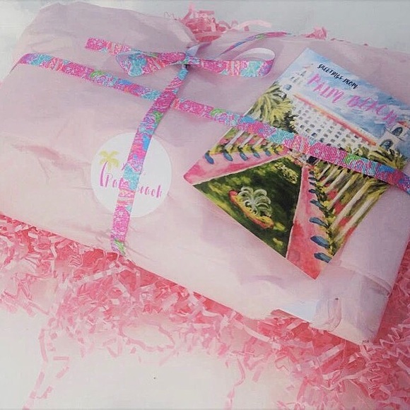 Meet your Posher, Xoxo Palm Beach 🌴 - Picture 3 of 4