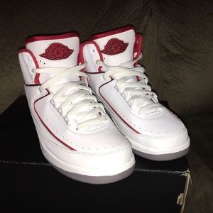 Air Jordan Retro 2