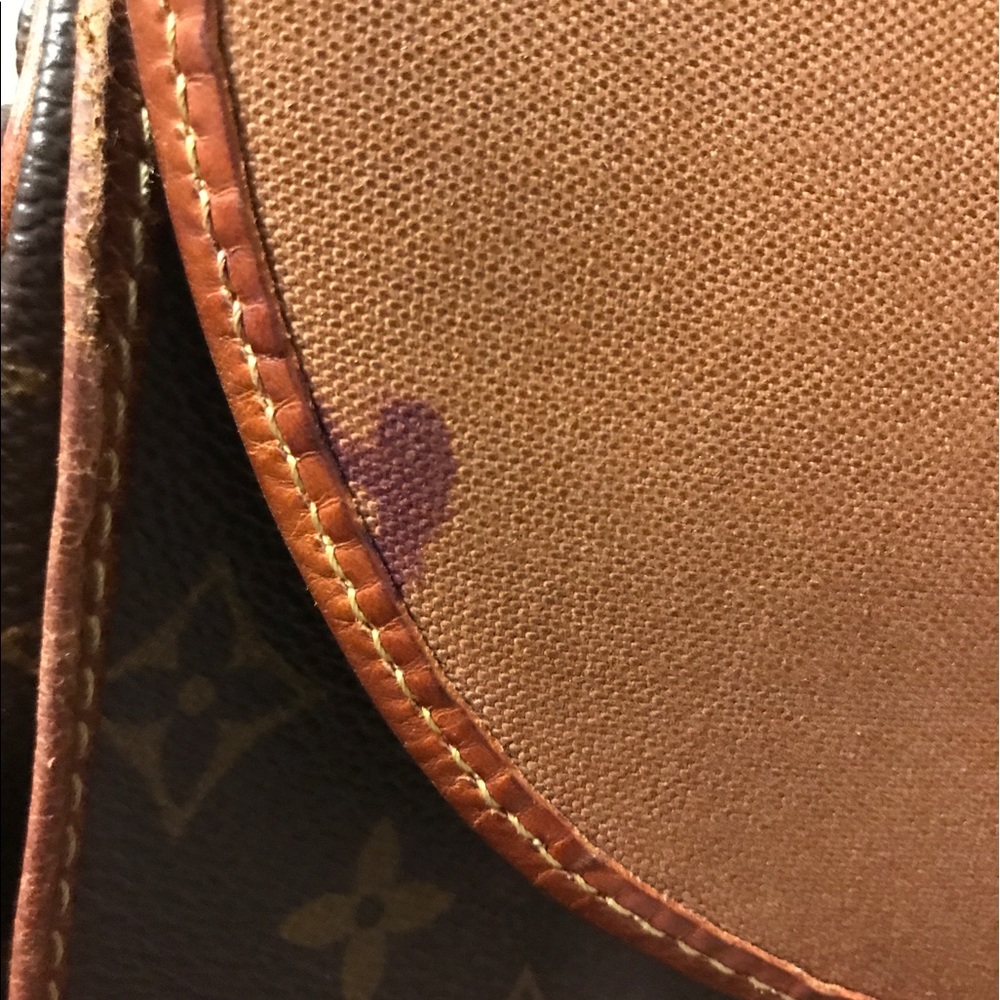 Louis Vuitton Saumur 35