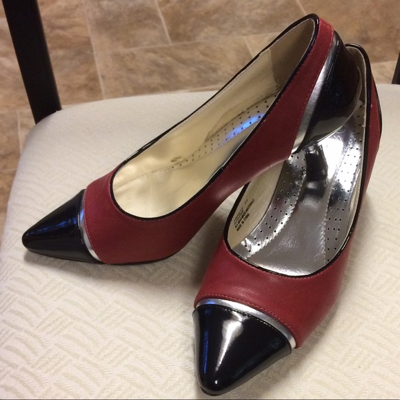 Red black and silver heels - Picture 2 of 3
