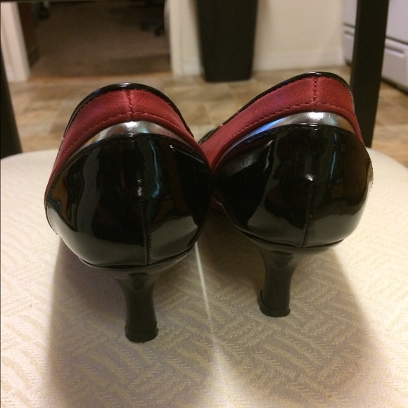 Red black and silver heels - Picture 3 of 3