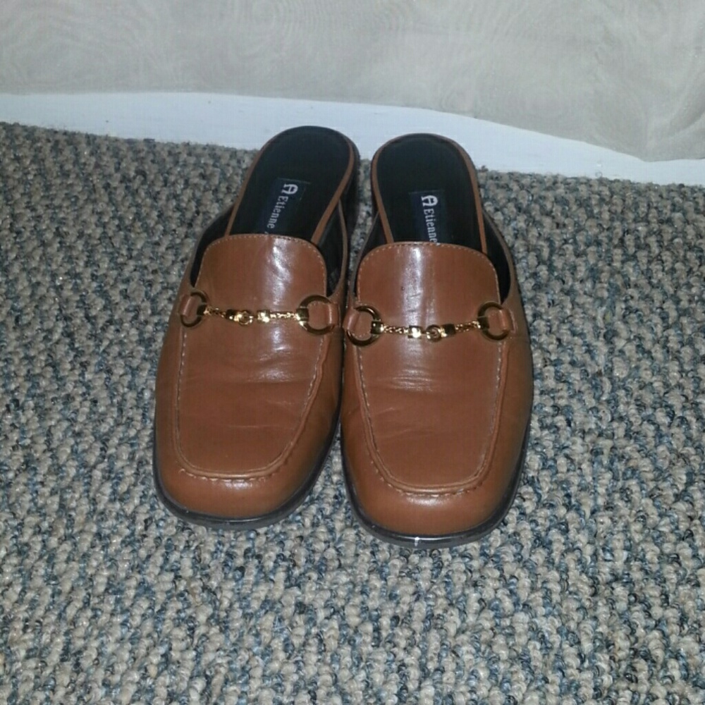 NWOT Etienne Aigner leather upper size 6.5