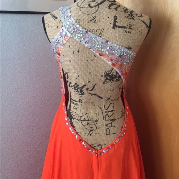 ✨SALE!!! Gorgeous floor length prom gown. ✨ - Picture 3 of 7