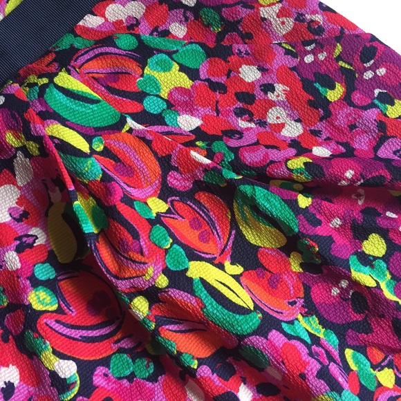 SOLD ✅ Lilly Pulitzer Multi Confetti Skirt - Picture 2 of 4