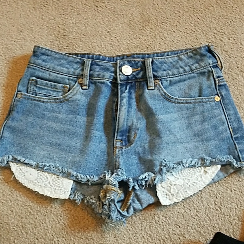 Kendall and Kylie high rise short