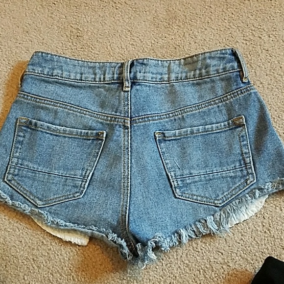 Kendall and Kylie high rise short - Picture 2 of 6