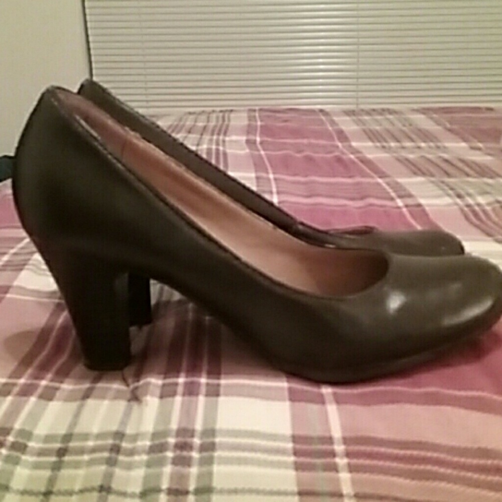 Shoes - Picture 2 of 2