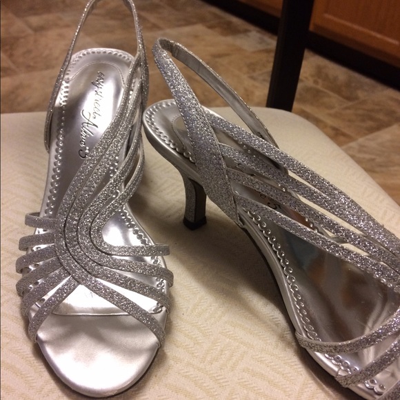 Silver with glitter - Picture 3 of 3