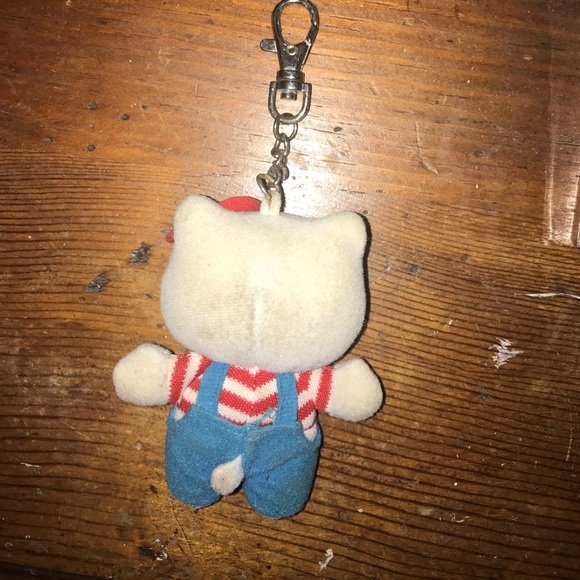 Hello Kitty Keychain - Picture 2 of 2