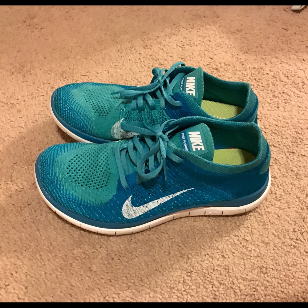 Women's Nike flynits