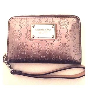 Michael Kors Wristlet Wallet
