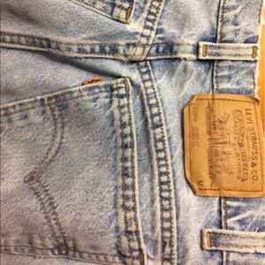 Perfectly worn in vintage Levi mom jeans