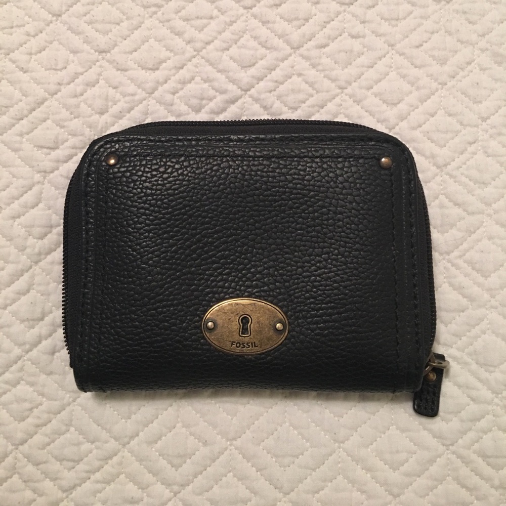 Fossil black pebbled leather wallet!