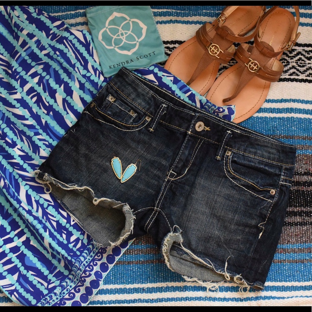 ¡SALE! Frayed Denim Shorts • Dark Wash