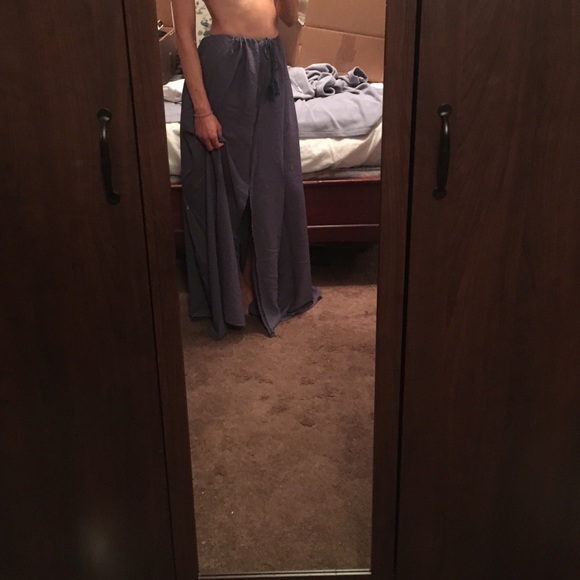 ✨🍂CLEAR OUT SALE🍂✨High waisted blue slit skirt - Picture 4 of 4