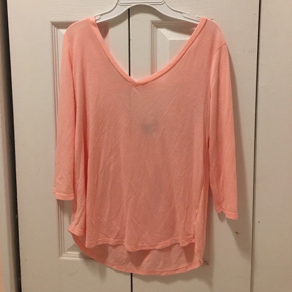 Peach 🍑 Criss-Cross back AE 3/4 Sleeve shirt
