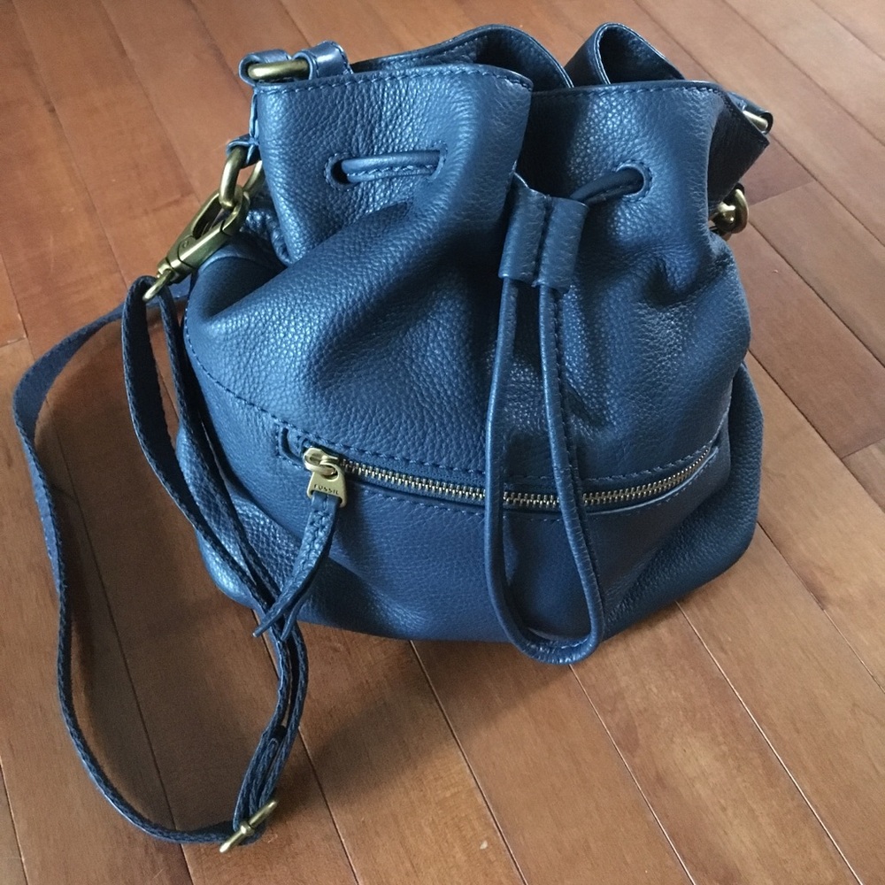 Like New Fossil Crossbody Bucket Bag