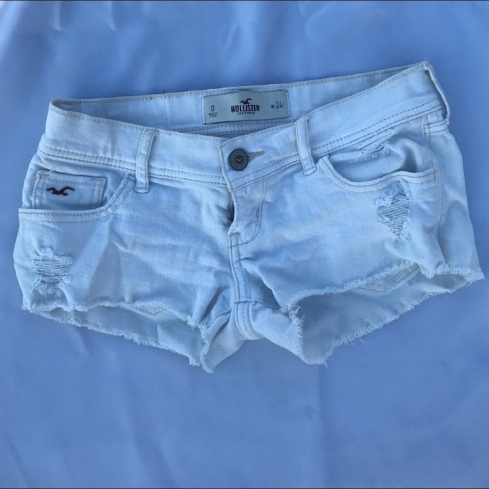 🔥 White Hollister Shorts 🔥