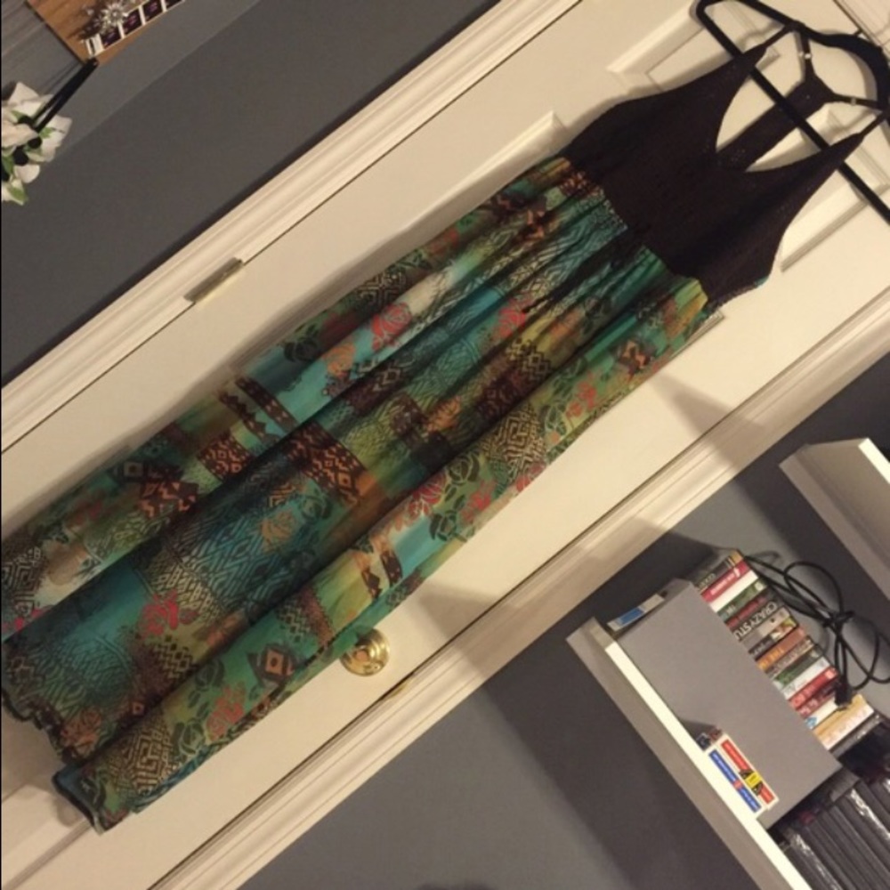 Knit top t back dress.
