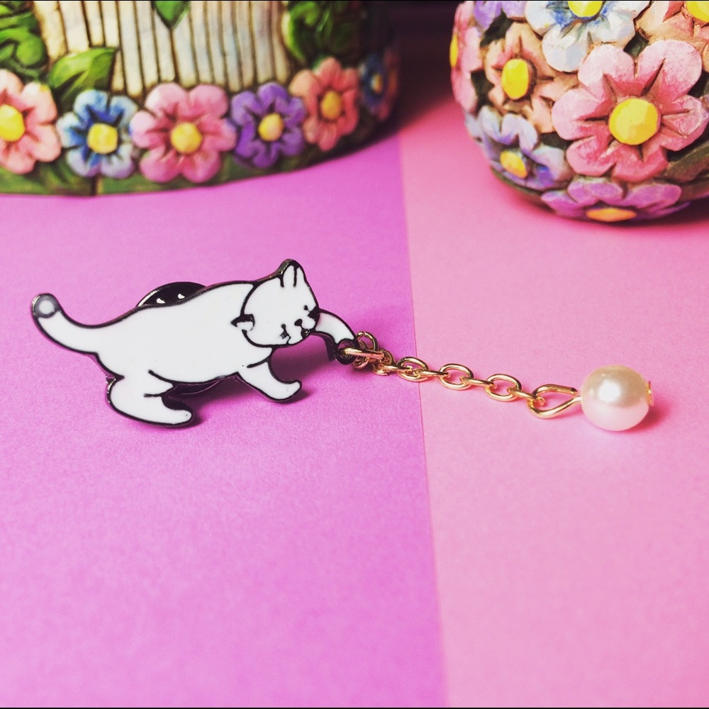 Cat brooches, cat pin for cat lovers