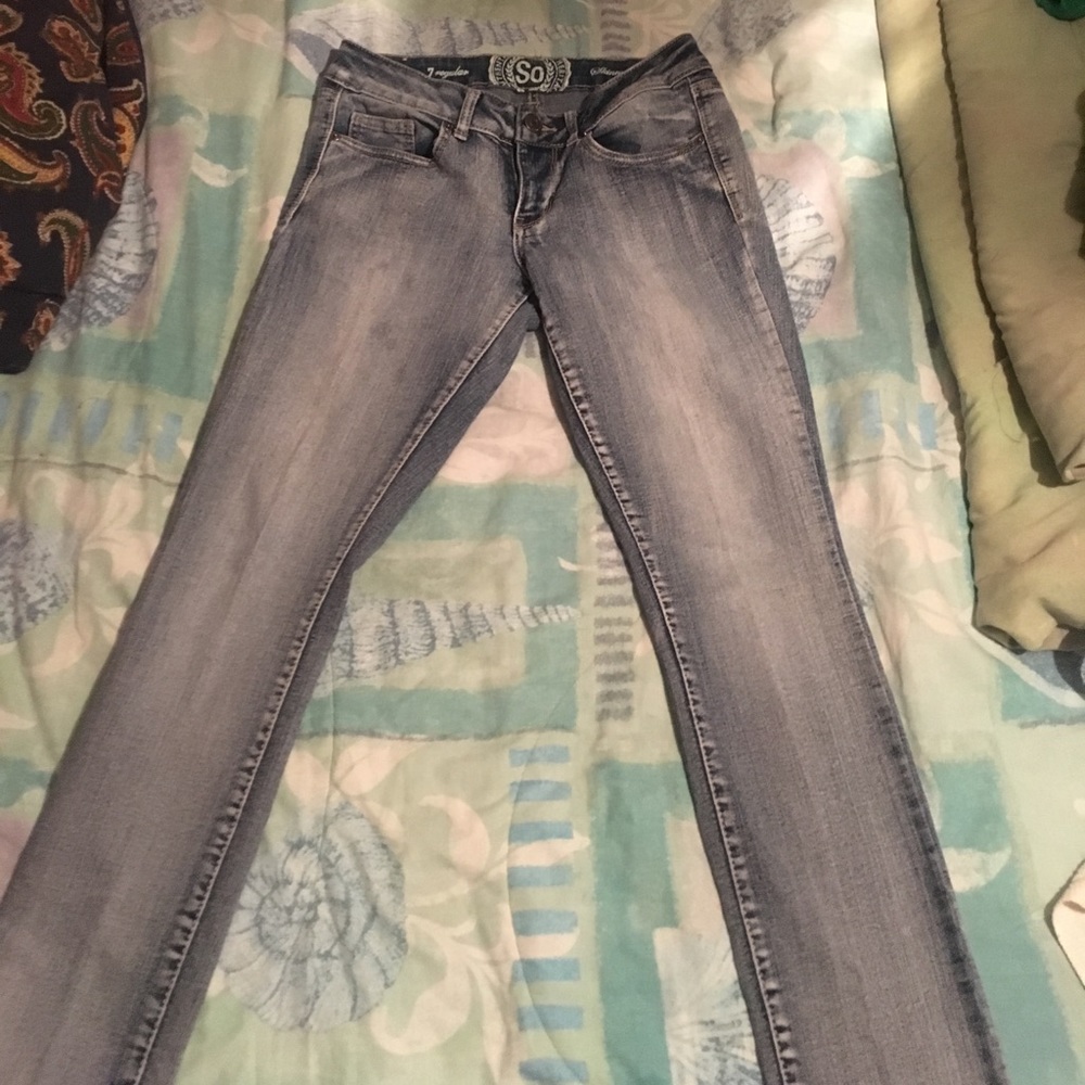 Light mid rise denim skinny jean