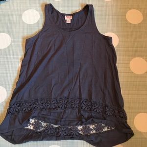 Mission grey tank high low crochet bottom detail