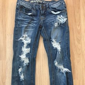 DISTRESSED BOYFRIEND BLUE JEANS