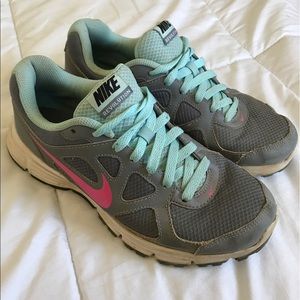 Nike Revolution