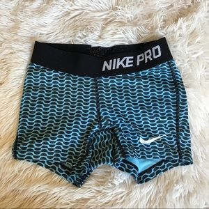 Nike Pro Girls XS Compression shorts