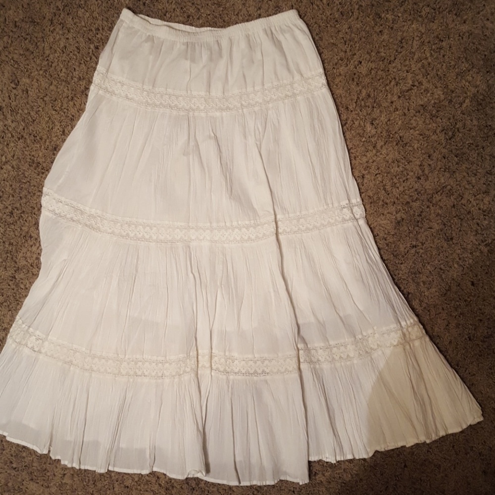 Relativity white skirt