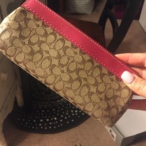 Coach glasses holder