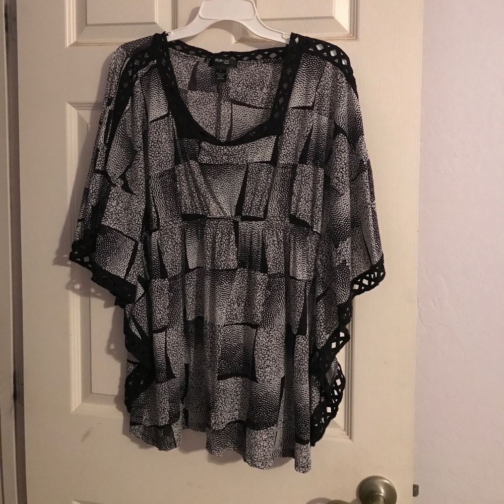 Black and White Printed Twin Set