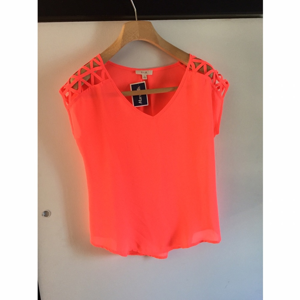 NEVER WORN Pink chiffon shirt with shoulder detail