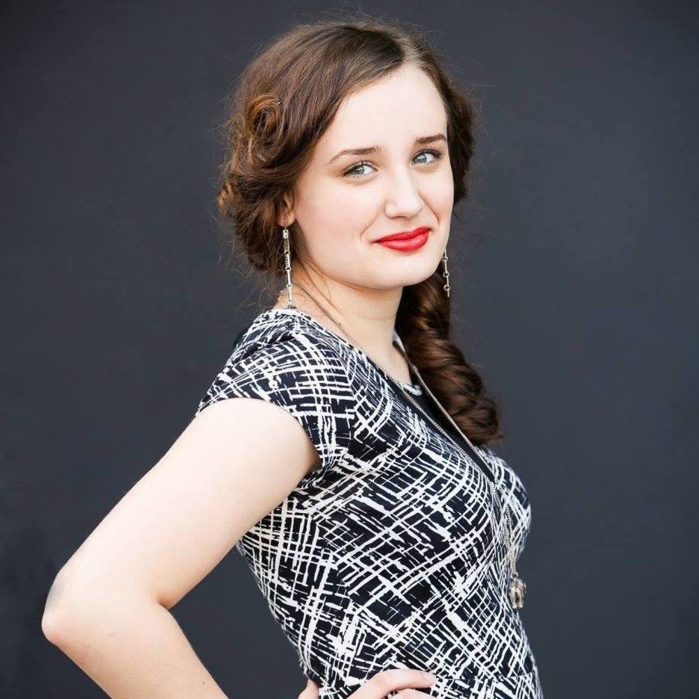 Meet your Posher, Elizabeth