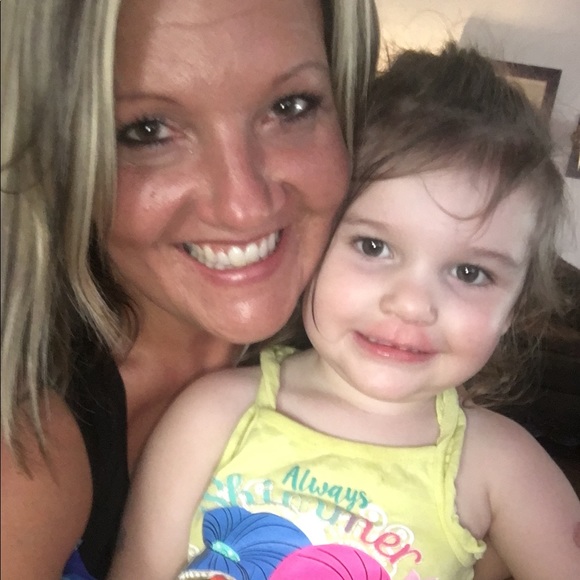 Meet your Posher, Stephanie - Picture 6 of 8