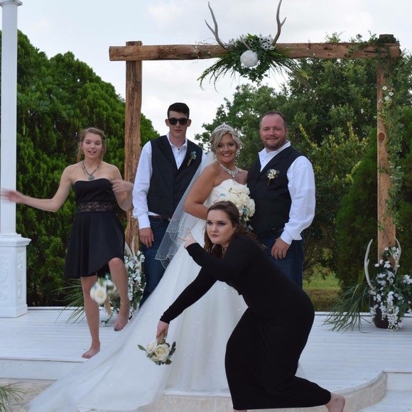 Meet your Posher, Stephanie - Picture 5 of 8