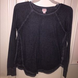 Grey long sleeve shirt