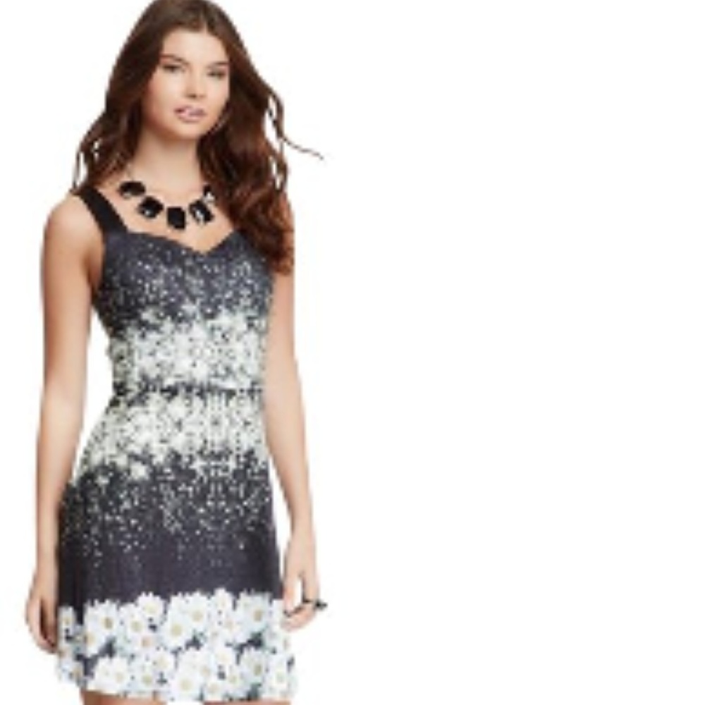 Romeo and Juliet Couture star flower retro dress