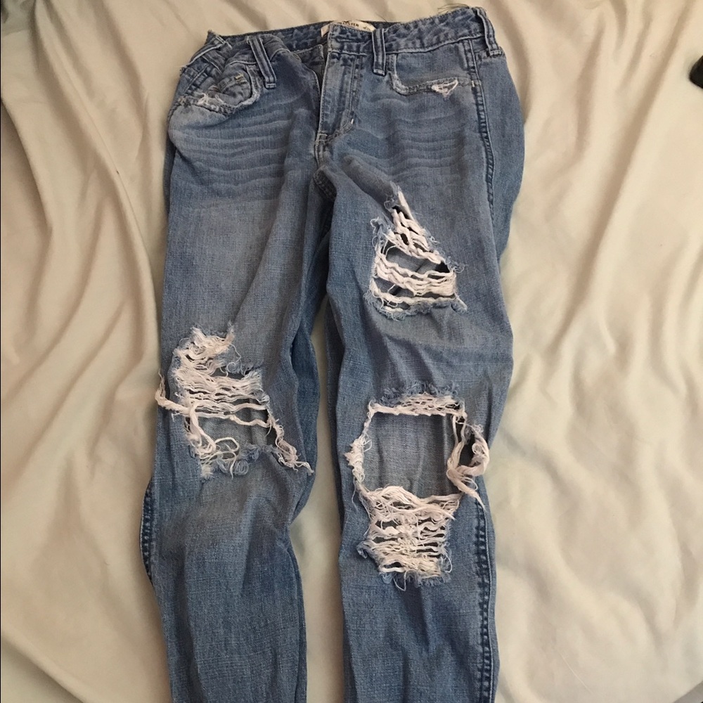 Distressed Boyfriend Jeans