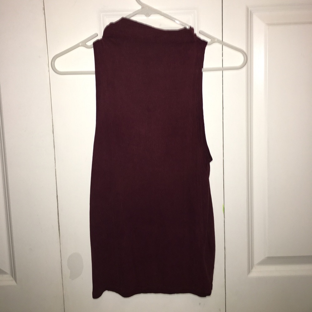 Maroon mock neck sleeve tank